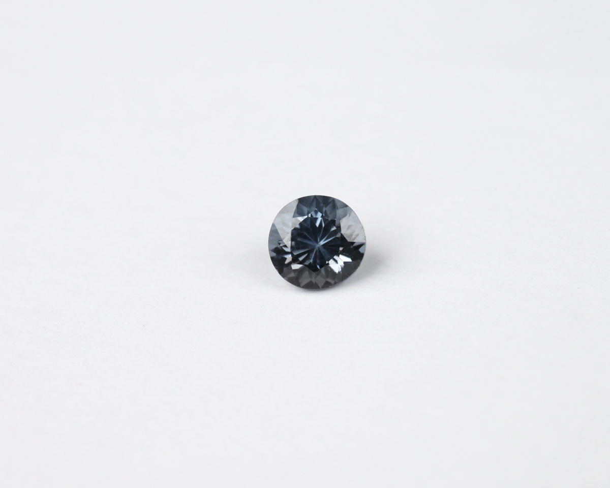 Spinel round 4 mm 0.28 ct