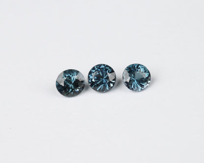 Spinel lot round blue 4 mm 0.85 ct