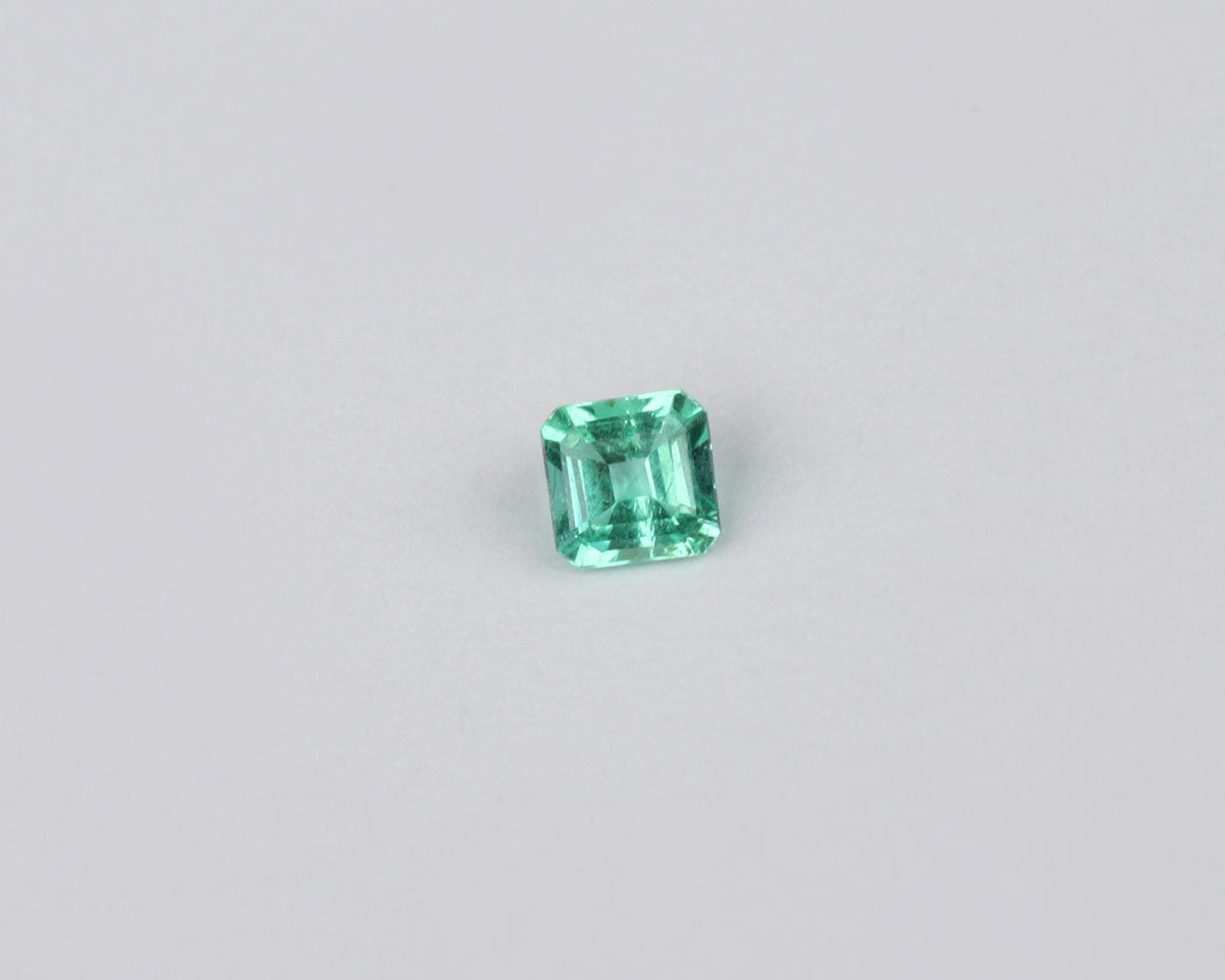 Shakiso Smaragd square 3mm 0,16 ct