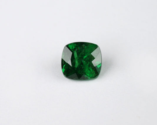 Tsavorite garnet green 5 mm square 0.8 ct