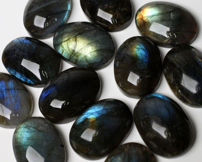 Spektrolit Cabochon oval 25x18 mm