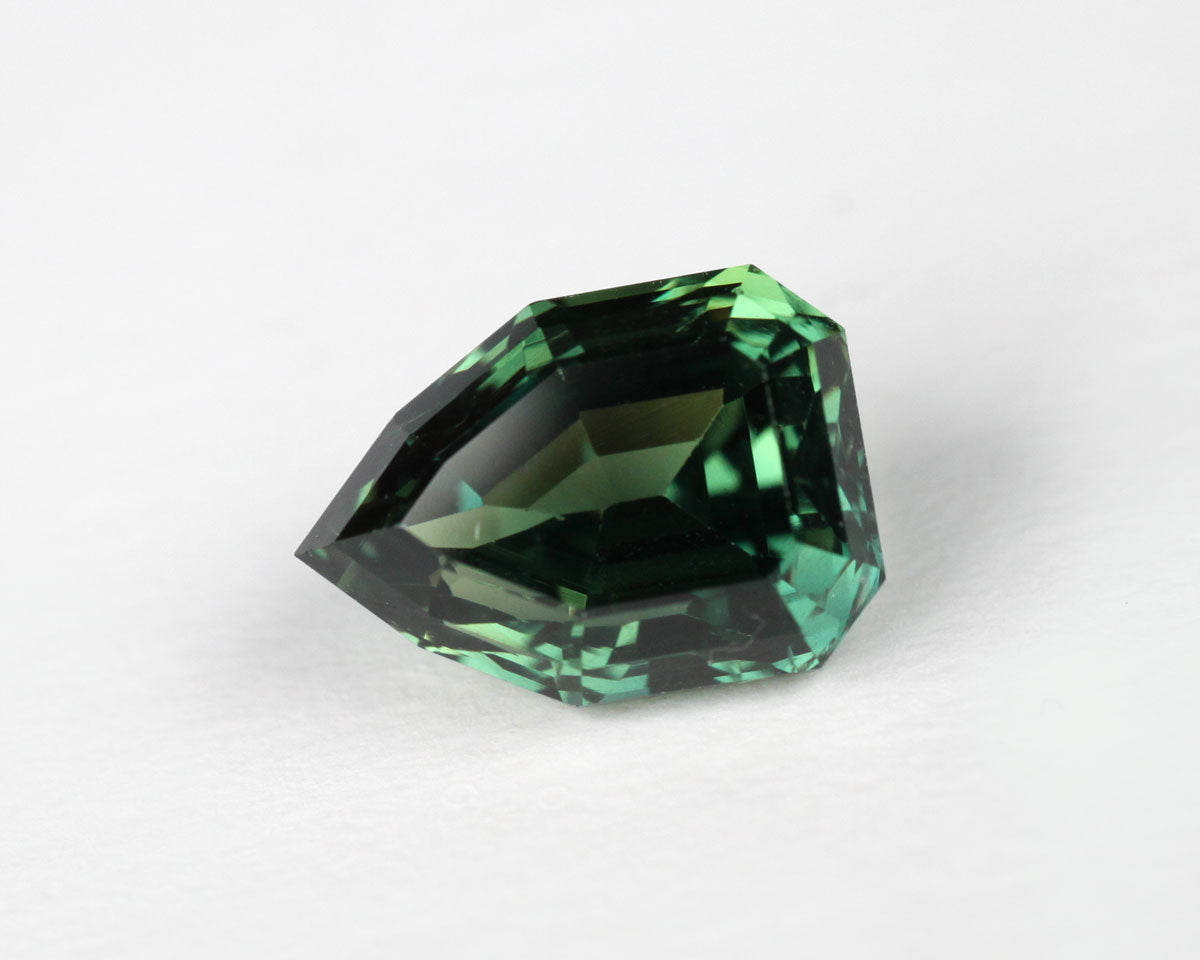 Sapphire green shield 8 mm 1.87 ct