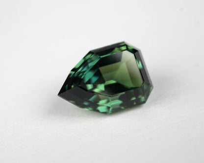 Sapphire green shield 8 mm 1.87 ct