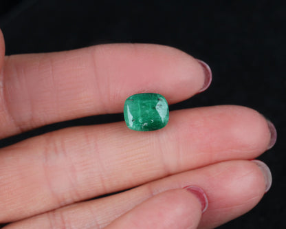 Cabochon cut Shakiso Emerald 10 mm 3.65 ct