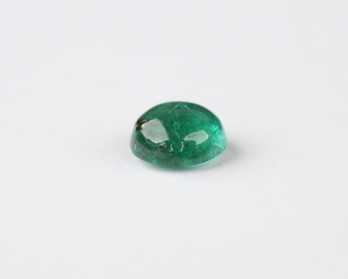 Cabochon cut Shakiso Emerald round 5 mm 0.55 ct