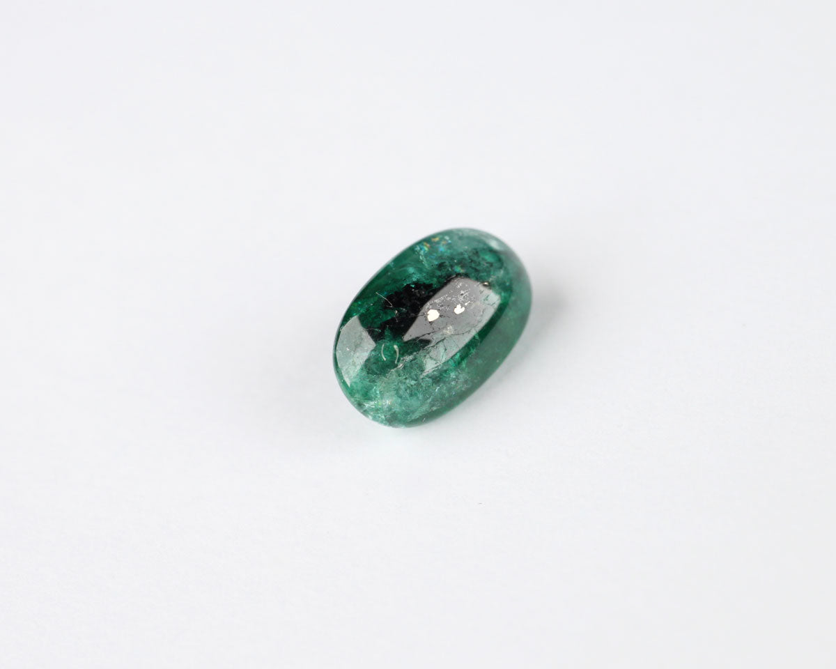 Cabochon cut Shakiso Emerald oval 9 mm 1.5 ct