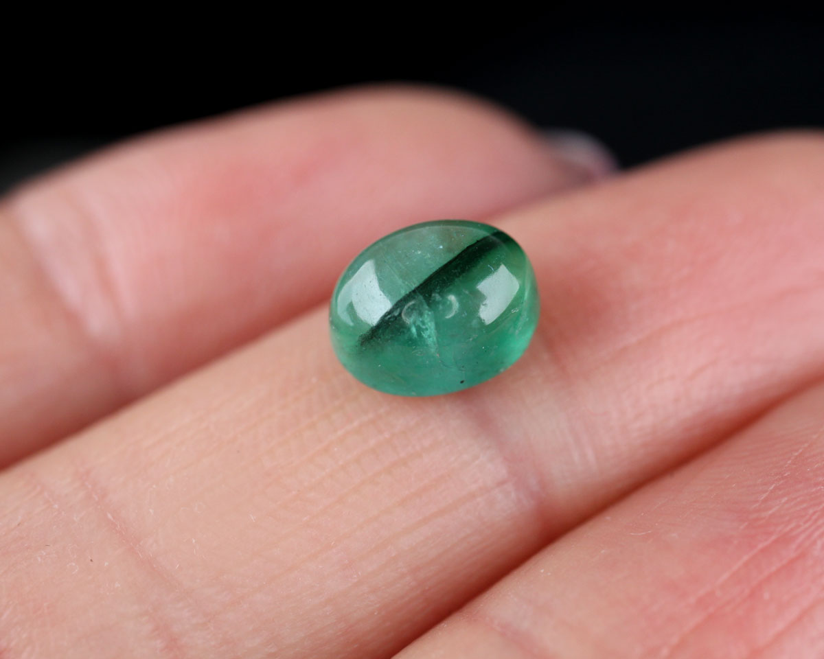 Cabochon cut Shakiso Emerald oval 8x6mm 2.18 ct