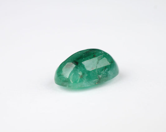 Shakiso Emerald cabochon oval 9mm 2 ct